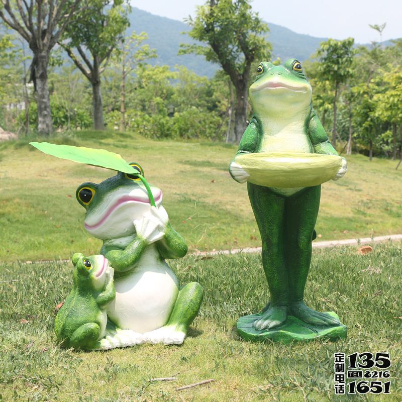 户外草坪玻璃钢卡通创意青蛙雕塑
