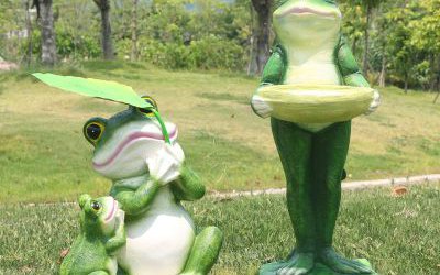 户外草坪玻璃钢卡通创意青蛙雕塑