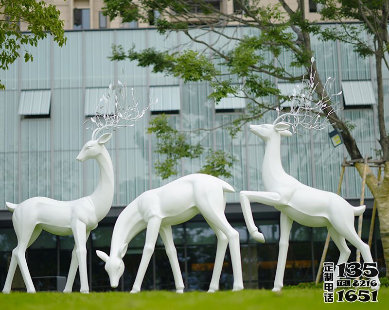 城市广场玻璃钢几何创意鹿雕塑