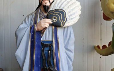 景区寺庙摆放玻璃钢彩绘诸葛亮雕塑