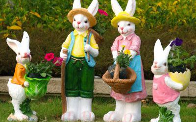 户外幼儿园仿真动物一家四口玻璃钢兔子雕塑