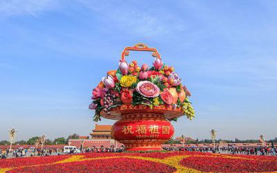 广场玻璃钢彩绘定制户外花篮雕塑