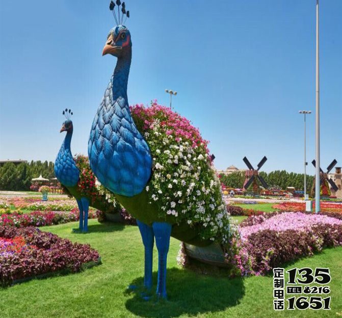 公园草坪户外大型仿真彩绘动物景观孔雀雕塑