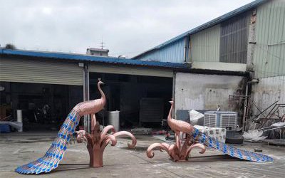 庭院别墅玻璃钢彩绘孔雀雕塑