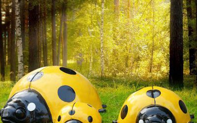 户外公园摆放的玻璃钢卡通七星瓢虫雕塑