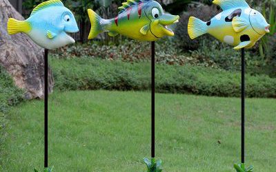 公园草坪玻璃钢卡通彩绘小鱼雕塑