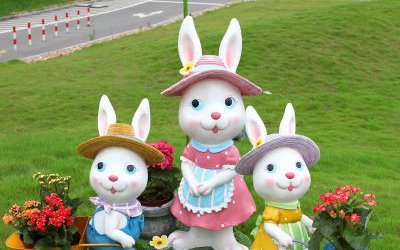 公园草坪玻璃钢兔子雕塑