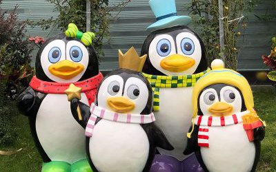 公园玻璃钢彩绘童趣可爱企鹅雕塑