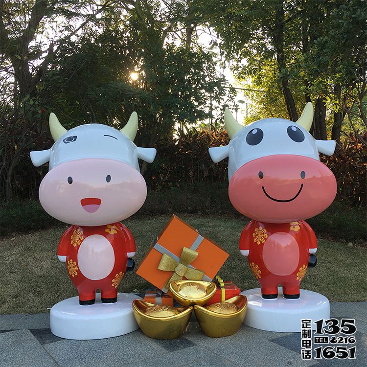 商场创意玻璃钢卡通彩绘奶牛雕塑 商场创意玻璃钢卡通彩绘奶牛雕塑