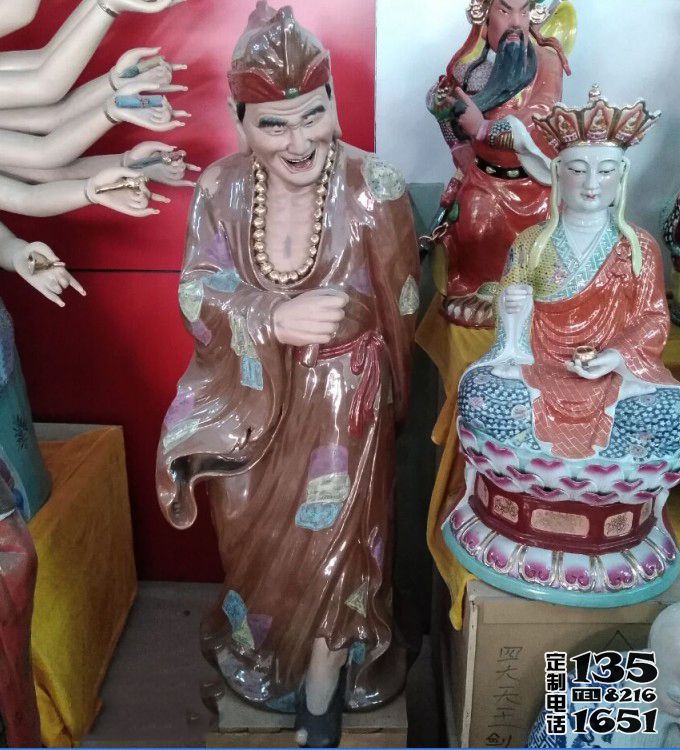 彩绘玻璃钢景观活佛济公雕塑 彩绘玻璃钢景观活佛济公雕塑