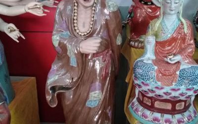 彩绘玻璃钢景观活佛济公雕塑