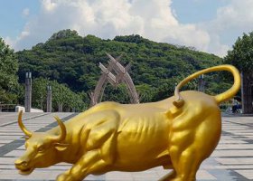 户外广场玻璃钢漆金华尔街牛雕塑