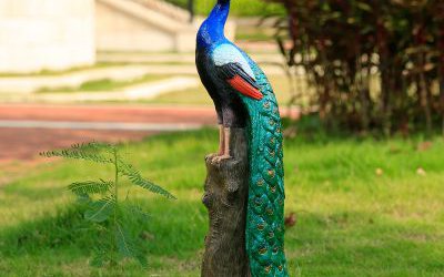 户外草坪玻璃钢彩绘孔雀雕塑