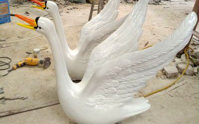 动物园玻璃钢仿真动物飞翔的白天鹅雕塑