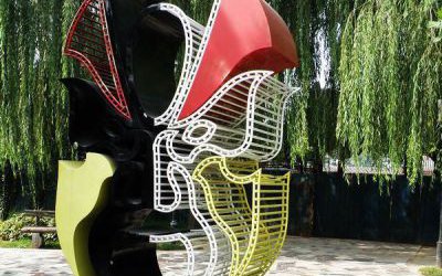 公园抽象立体玻璃钢彩绘脸谱雕塑