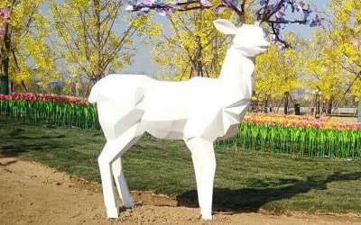 户外景区玻璃钢几何白色梅花鹿雕塑