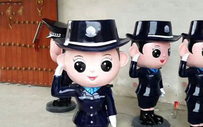 卡通人物警察玻璃钢女警察雕塑