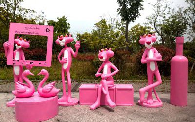 公园卡通创意个性玻璃钢粉红豹雕塑