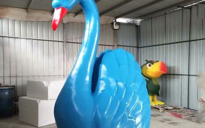 动物园大型玻璃钢彩绘天鹅雕塑