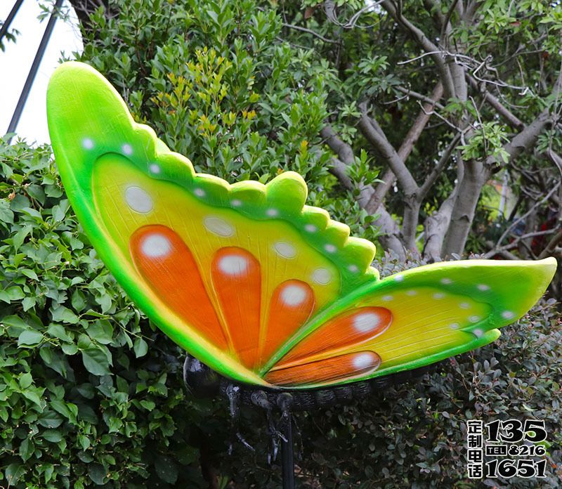 玻璃钢卡通农场蝴蝶雕塑
