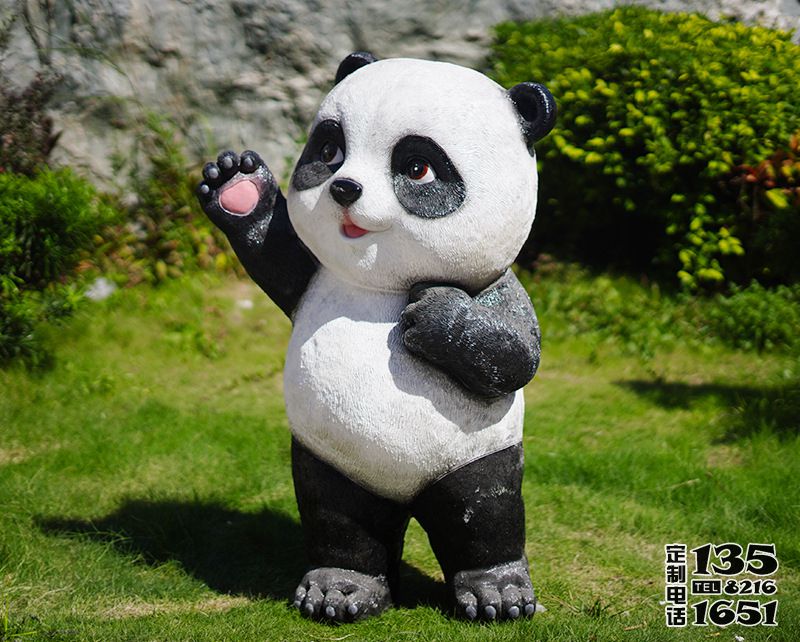公园草坪摆放的仿真卡通站立招手玻璃钢熊猫雕塑