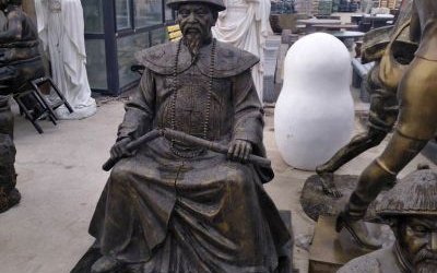 城市花园广场摆放玻璃钢仿铜林则徐坐姿雕塑