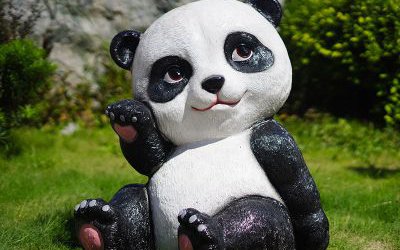 商店景区别墅卡通举手打招呼熊猫玻璃钢雕塑