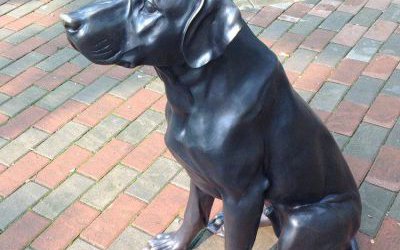 户外小区玻璃钢仿铜狗雕塑