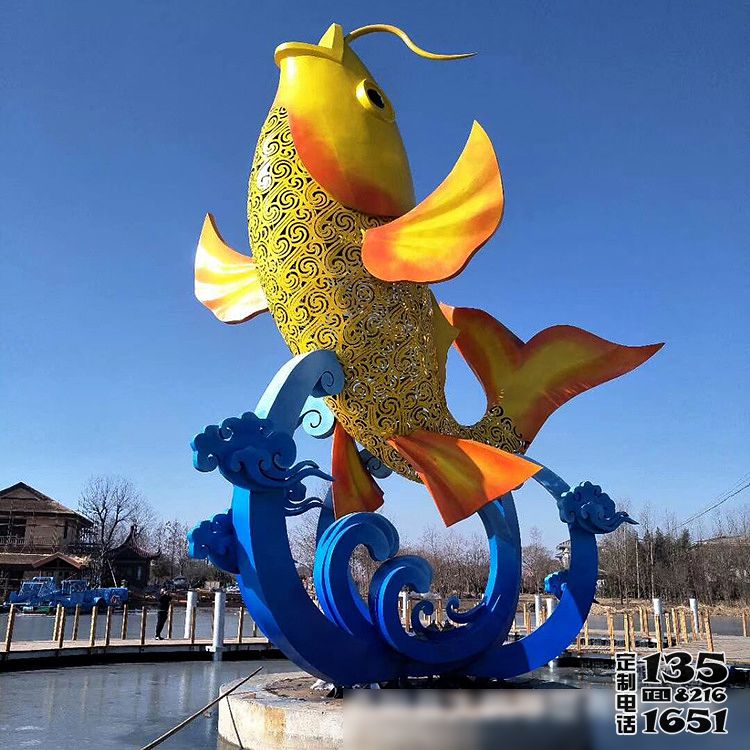 户外广场水景大型彩绘玻璃钢鱼雕塑
