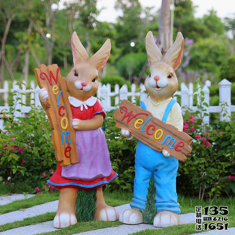 公园装饰两只玻璃钢卡通兔子雕塑 