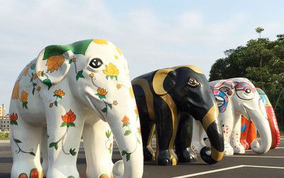 公园景区玻璃钢彩绘户外大型大象雕塑