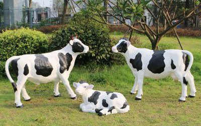 农场玻璃钢仿真动物牛雕塑