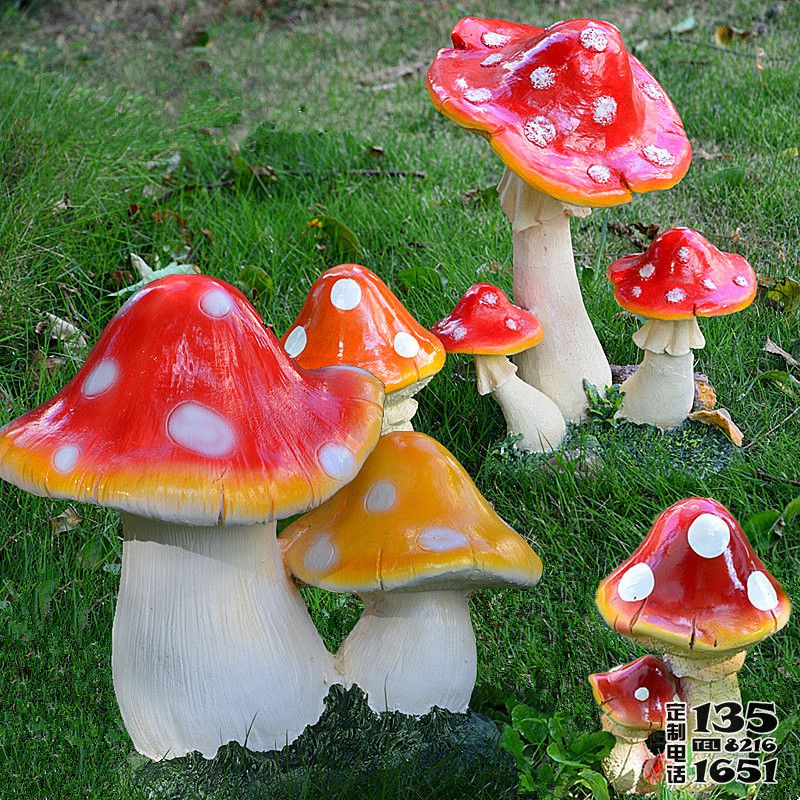 公园草地玻璃钢卡通童趣彩绘蘑菇雕塑 公园草地玻璃钢卡通童趣彩绘蘑菇雕塑