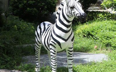 户外公园玻璃钢彩绘仿真动物景观斑马雕塑