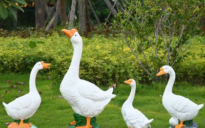 公园绿地草坪玻璃钢仿真动物天鹅雕塑