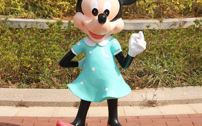 迪士尼彩绘玻璃钢米老鼠米妮雕塑