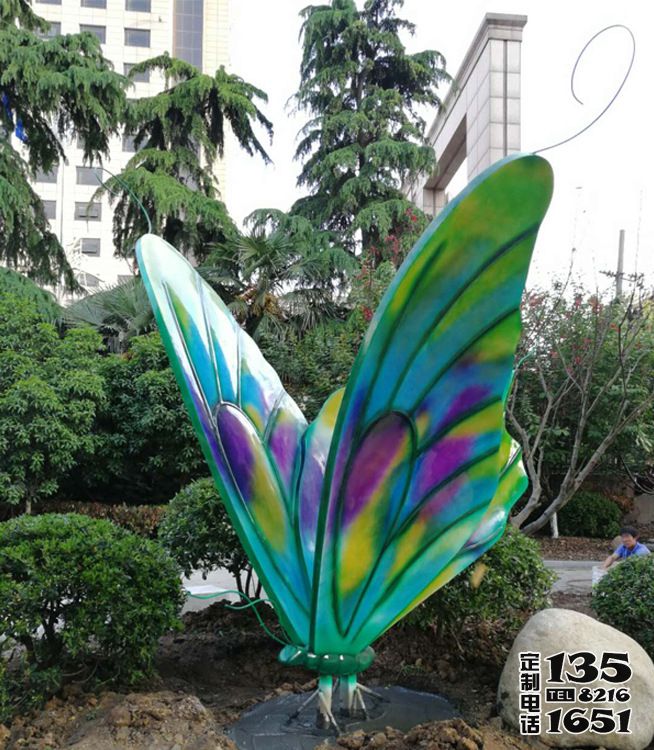 玻璃钢景区彩绘蝴蝶雕塑 玻璃钢景区彩绘蝴蝶雕塑
