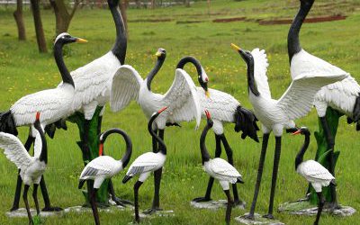 户外草坪玻璃钢仿真动物丹顶鹤雕塑