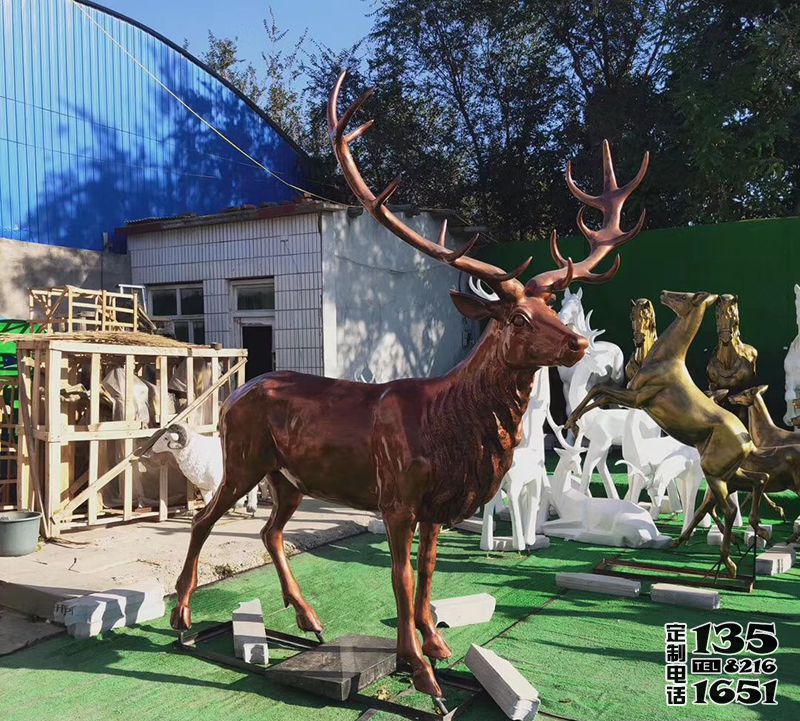 公园景区玻璃钢仿铜户外大型梅花鹿雕塑 公园景区玻璃钢仿铜户外大型梅花鹿雕塑