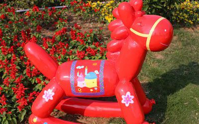 红色木马动物座椅玻璃钢雕塑卡通装饰品园林景观摆件