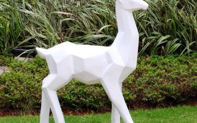 公园景观装饰品玻璃钢白色几何鹿雕塑