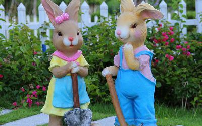 儿童乐园两只玻璃钢卡通兔子雕塑