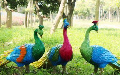 公园草地玻璃钢彩绘仿真孔雀雕塑