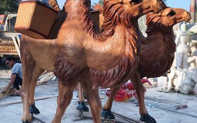 城市广场玻璃钢仿真动物户外景观大型骆驼雕塑