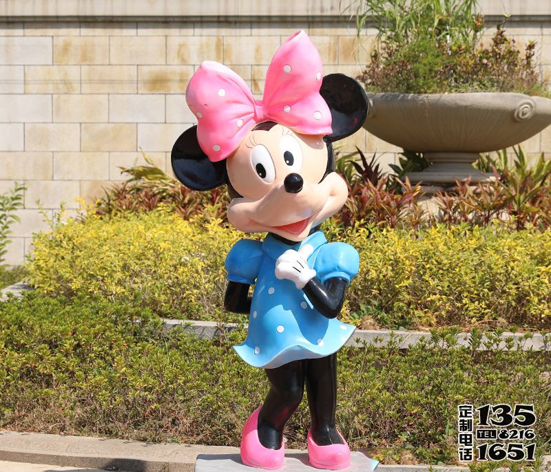 迪士尼公园玻璃钢卡通彩绘米妮雕塑 迪士尼公园玻璃钢卡通彩绘米妮雕塑