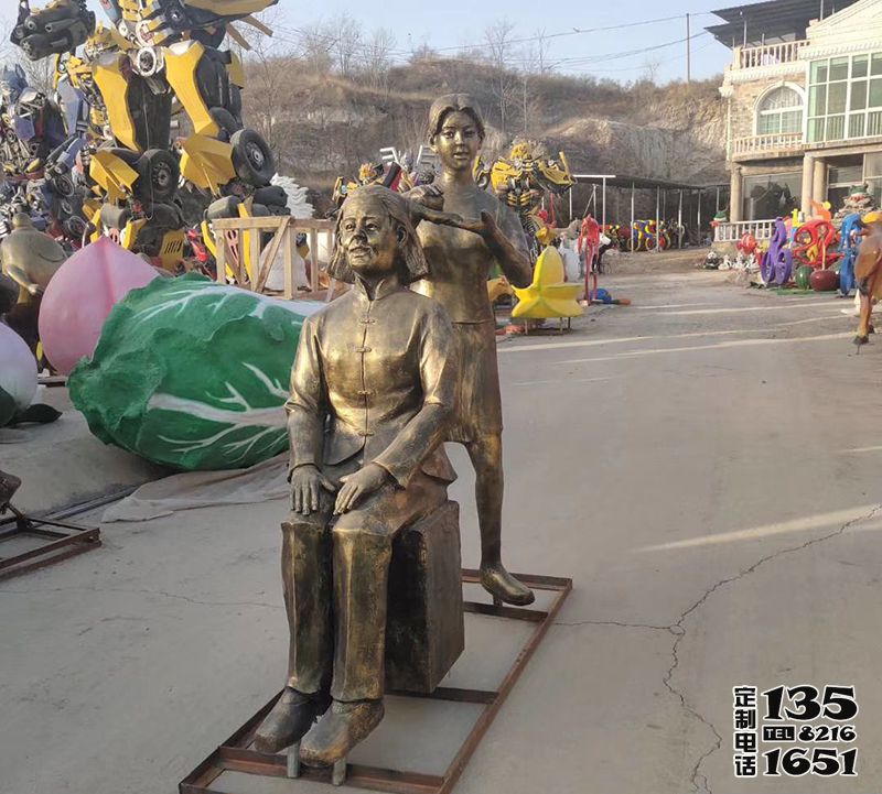 城市街道玻璃钢仿铜园林户外梳头的人物雕塑 城市街道玻璃钢仿铜园林户外梳头的人物雕塑