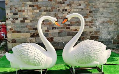 公园爱心造型玻璃钢仿真动物天鹅雕塑