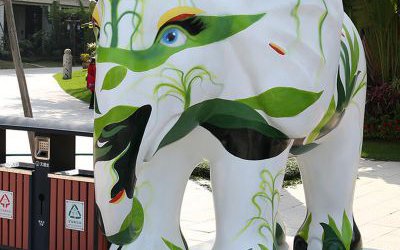 商厦大型仿真动物玻璃钢卡通大象雕塑