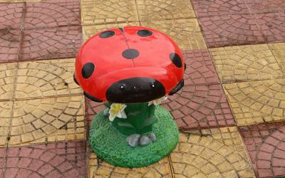 卡通甲壳虫座椅园林景区装饰品玻璃钢雕塑