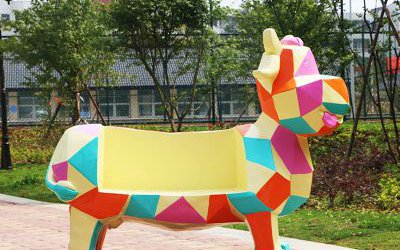 几何块面奶牛动物座椅摆件 玻璃钢雕塑卡通抽象园林景区商场装饰品